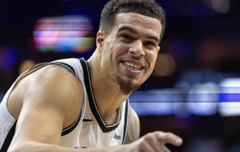 世俱杯买球投注-当老大真爽~小波特顶着防守上篮准绝杀 公牛两个暂停发球仍失误