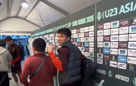 世俱杯-带病作战零封泰国！李昊赛后婉拒采访：生病了，发烧